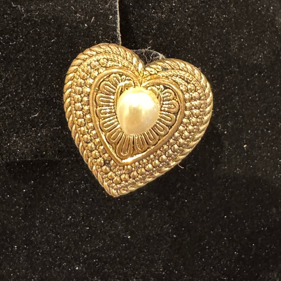 Vintage Gold Heart-Shaped Women's Brooch - Picture 1 of 4